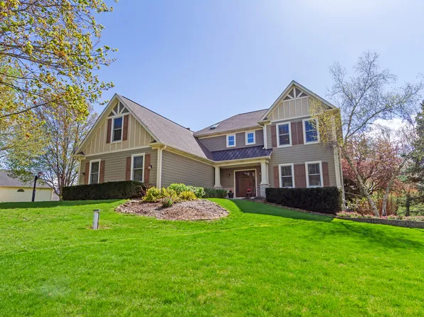 14N566 Timber Ridge Dr, Elgin, IL 60124