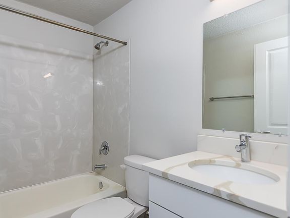 4th image of 3735 Cambridge Ave #13A