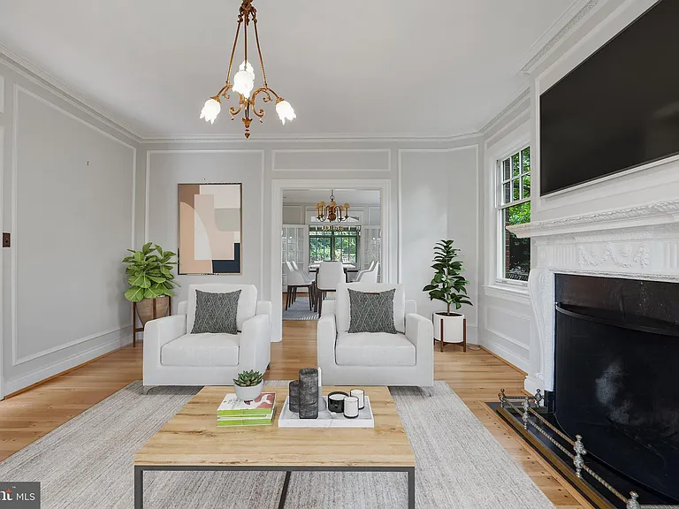 3313 Cleveland Ave NW — Photo 4