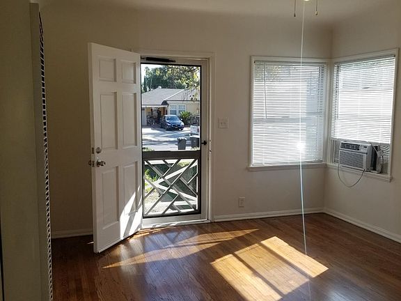 4th image of 2503 N Lincoln St