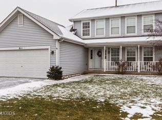 911 W Briarcliff Rd, Bolingbrook, IL 60440