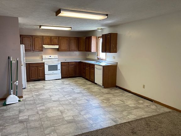 3rd image of 3915 Central Ave
