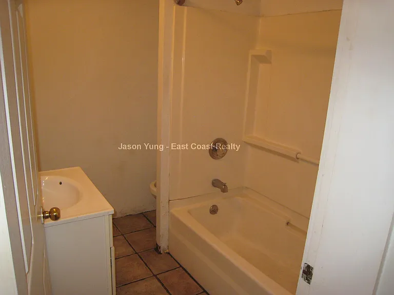 54 Egmont St #1 — Photo 29