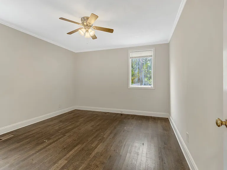 1301 Mercury Dr — Photo 21