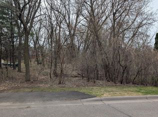 Jessie St N, Maplewood, MN 55117