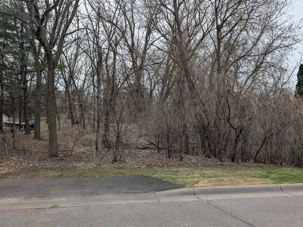 Jessie St N, Maplewood, MN 55117