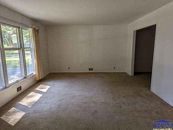 3rd image of 219 Terre Vista Dr
