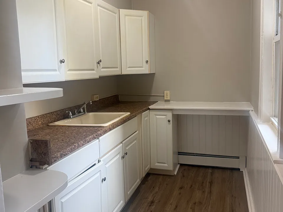 246 Main St #6