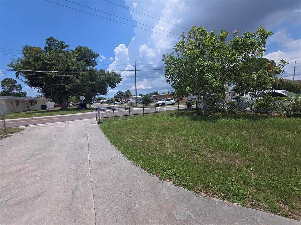 2nd image of 6015 N Manhattan Ave