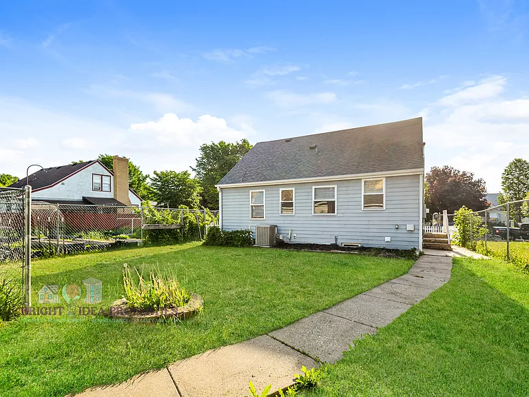 3315 James Ave N — Photo 16