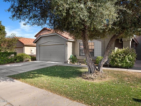 3rd image of 4533 E WILDWOOD Drive