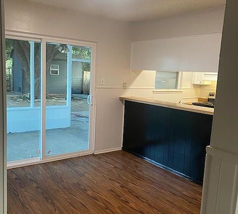 5th image of 300 Judith Ann Dr