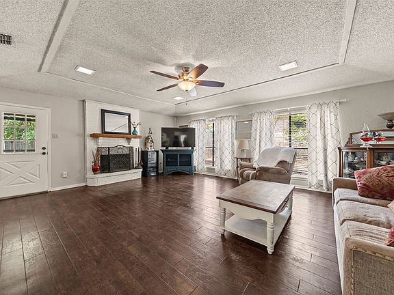 4th image of 406 Ocampo Ct