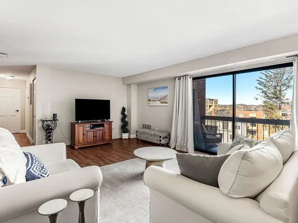 12 Mount Vernon St APT 44, Melrose, MA 02176