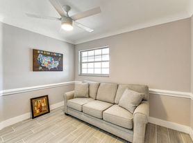 2473 Yorkshire Dr, Sarasota, FL