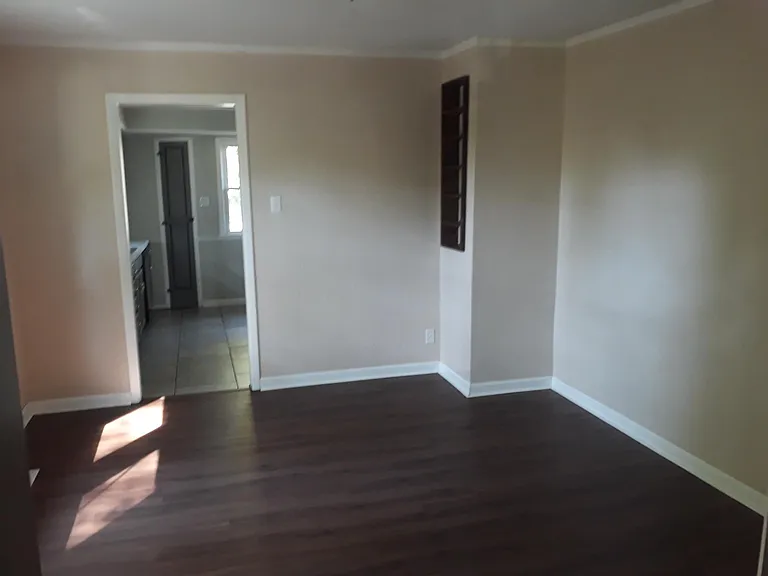 707 E Carol St — Photo 8
