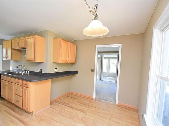 2nd image of 13 Durant Pl