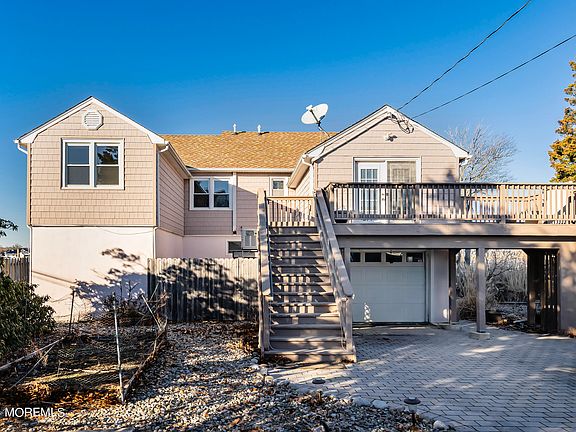 3rd image of 778 North Drive