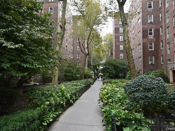 4825 43rd Street #7J, Woodside, NY 11377