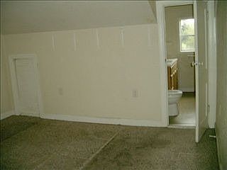 5th image of 3813 Lincolnway E