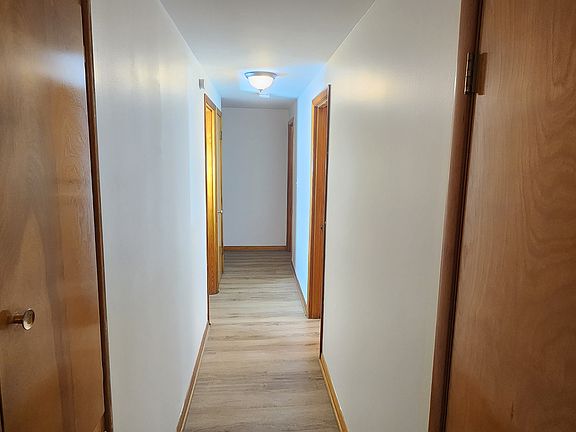 5th image of 58 Stewart Dr #B