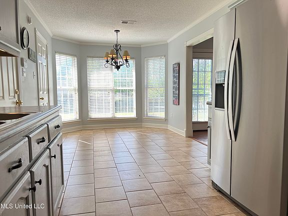 5th image of 775 Northwood Hills Dr