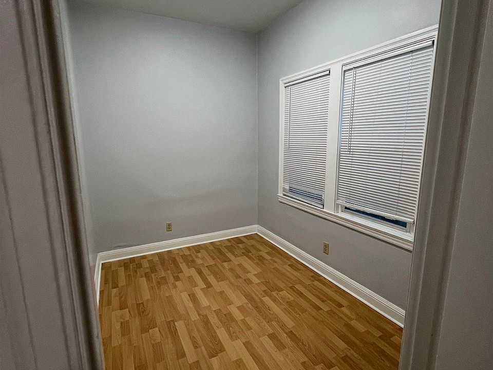 2nd image of 1846 Spruce St #33