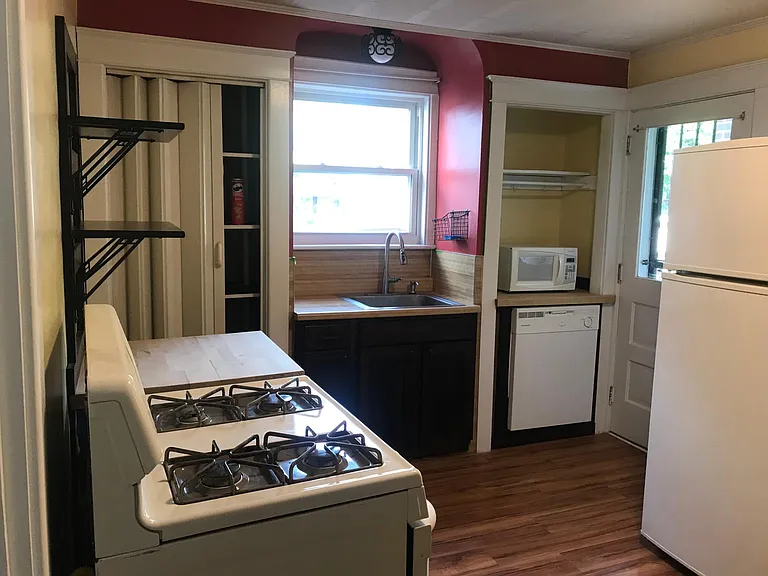 214 Peyton Rd — Photo 4