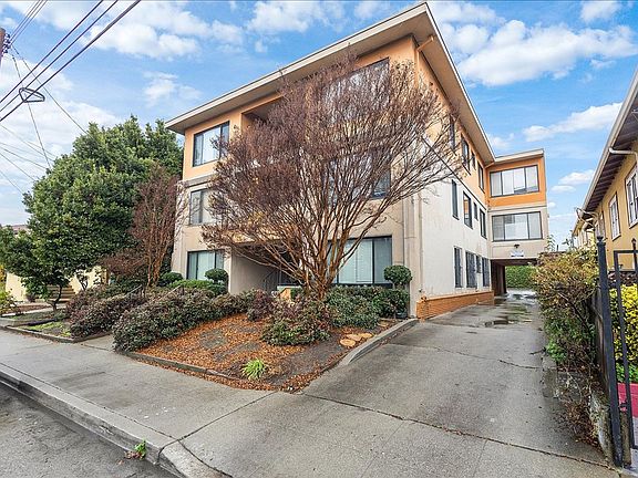 2nd image of 854 40th St APT 1