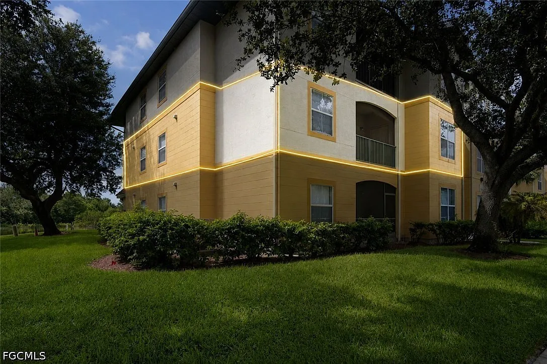 3 bed, 2.0 bath, 1336 sqft, $1,650 — Photo 2