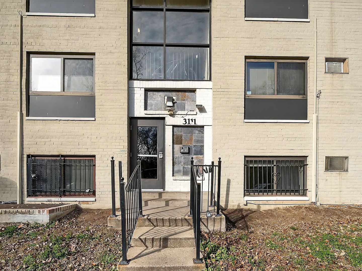 3111 Naylor Rd SE — Photo 1