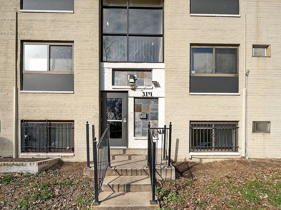 3111 Naylor Rd SE #104