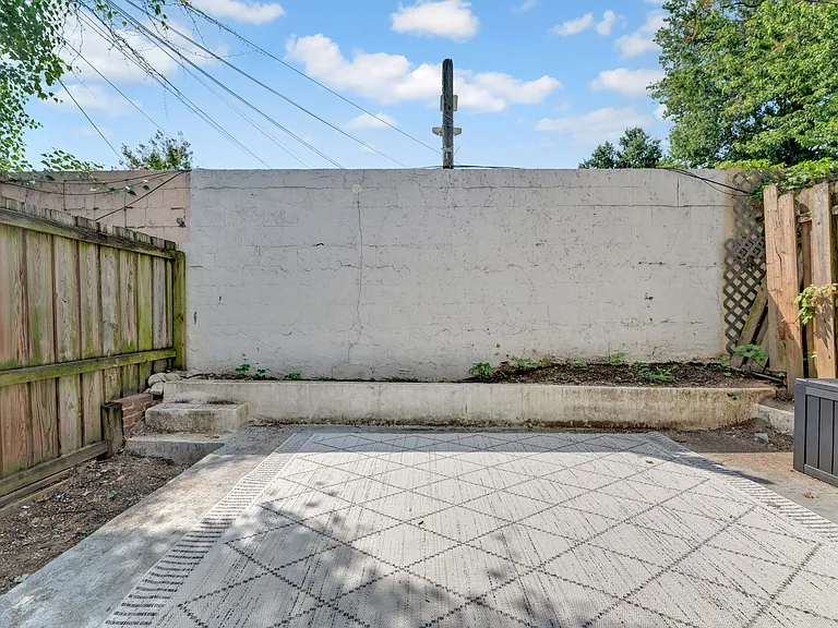 406 Elm St NW — Photo 15