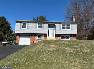 608 Haudie Ann Rd, Upper Chichester, PA 19061