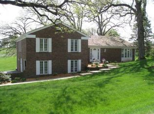 2364 Oak Park Rd, Marshalltown, IA 50158