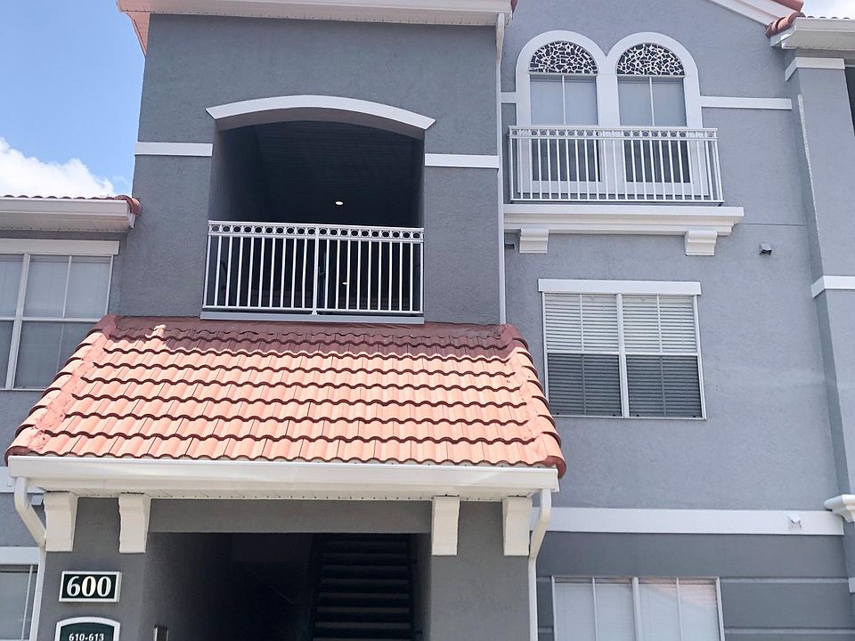 18001 Richmond Place Dr #610
