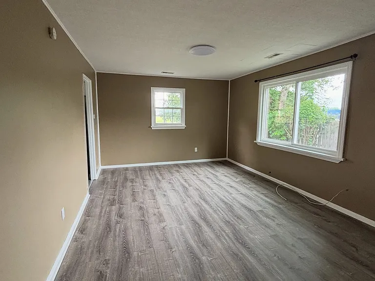 Westfall Rd — Photo 12