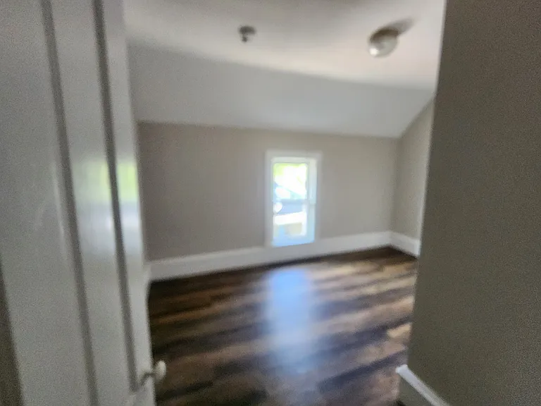 1913 University Ave NE — Photo 51