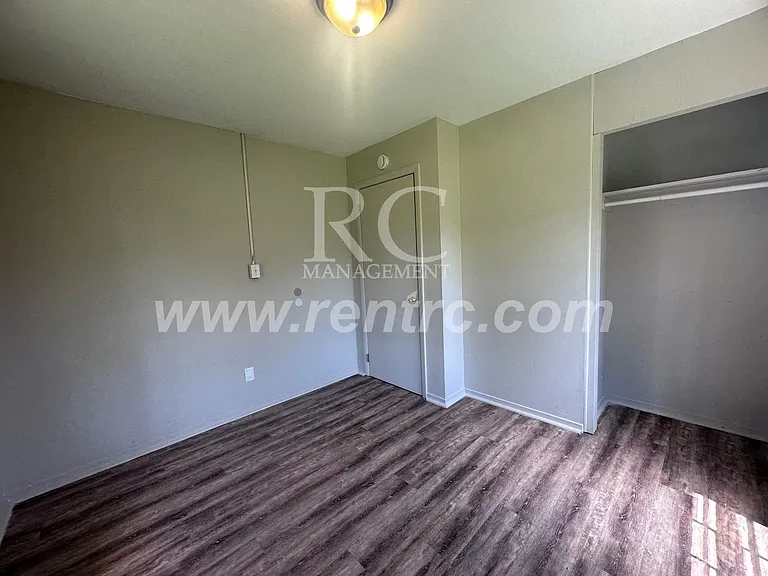 1213 Giddings St — Photo 11
