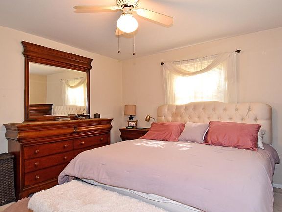 2nd image of 6473 Gainer St