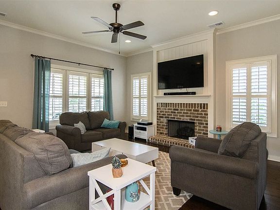 5th image of 2439 Northampton Dr