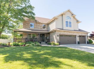 700 Pennock Cir, Crown Point, IN 46307