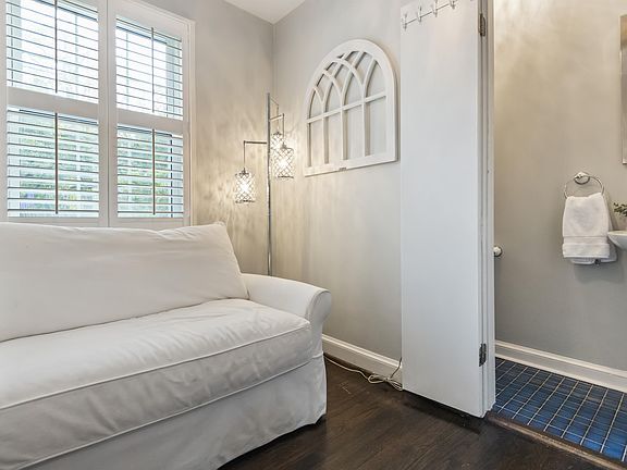 4th image of 1121 Powhatan St #1