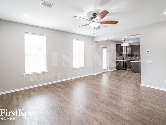 3rd image of 454 Northern Red Oak Dr