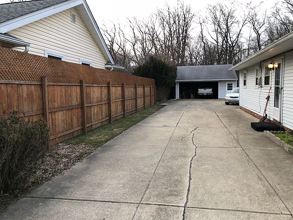 5th image of 36235 N Riverview Dr