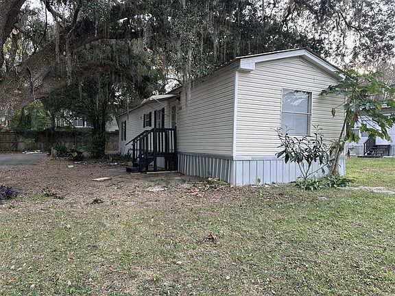 2nd image of 3850 NE 91st Pl
