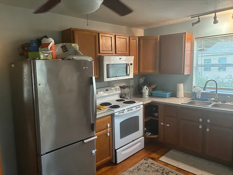12 Lee St — Photo 2