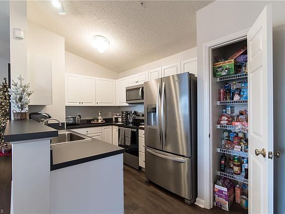 5th image of 3701 Morris Farm Dr APT 3B