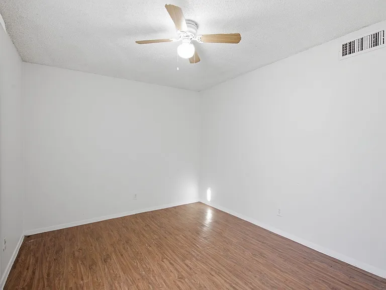 2703 Windswept Cv — Photo 11
