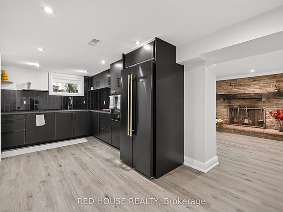 5th image of 70 Beaverbrook Ave #Basement